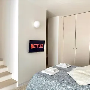 https://minimal-apartment-navigli.it-lombardy.com