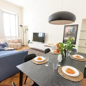 Luxury Near Duomo Italia 38 , Milan Italie